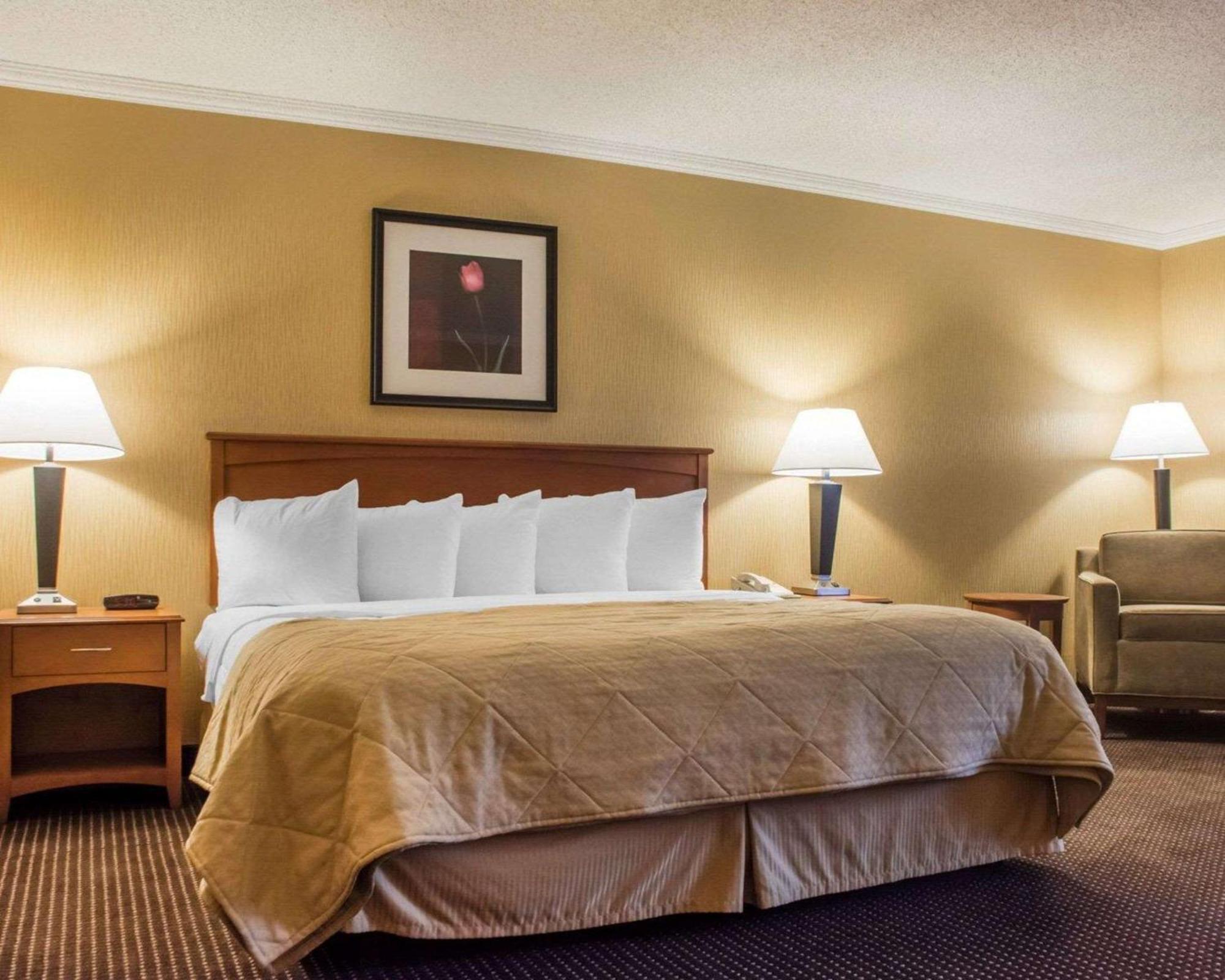 Clarion Hotel & Suites Riverfront Oswego Eksteriør billede