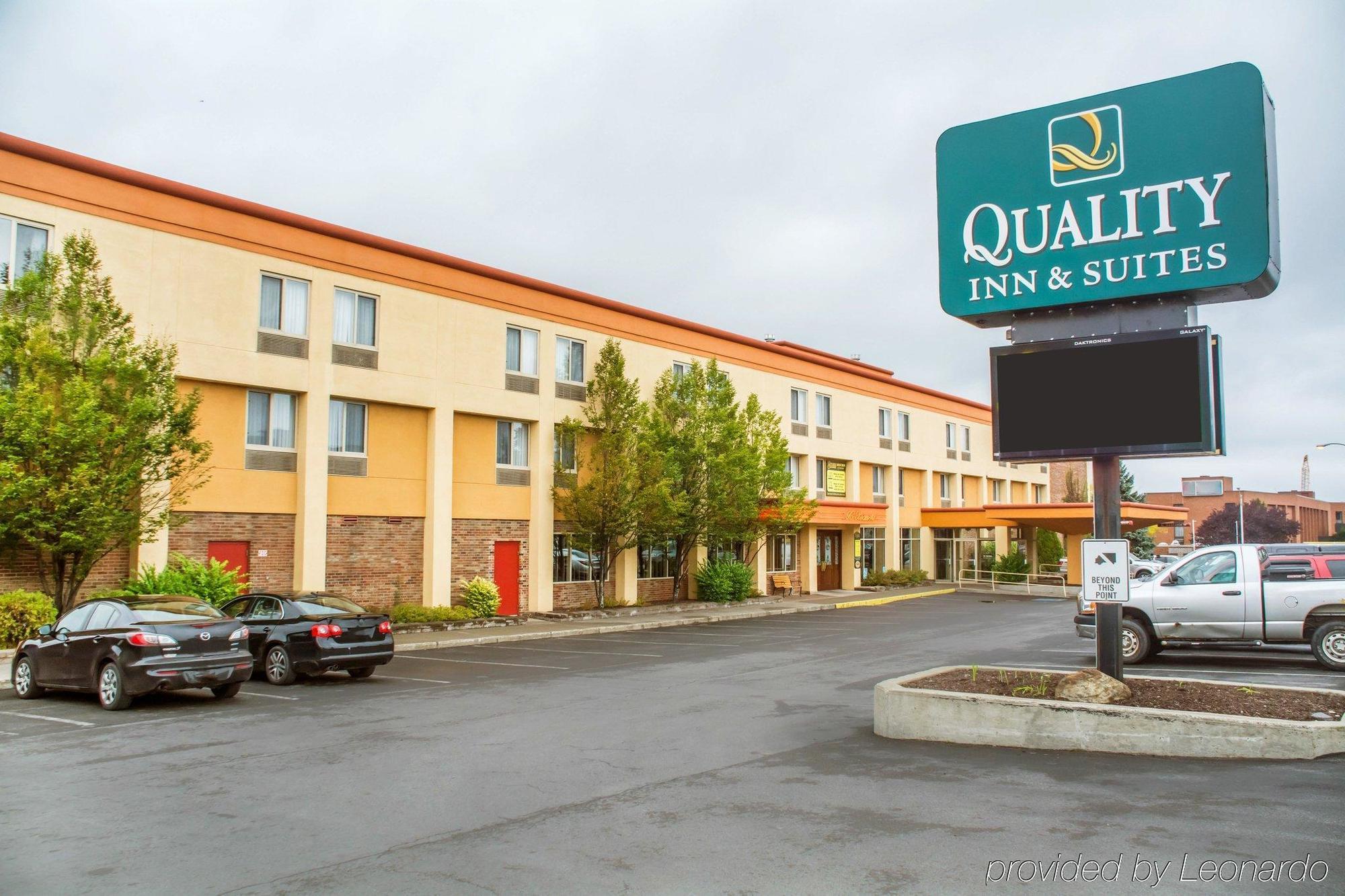 Clarion Hotel & Suites Riverfront Oswego Eksteriør billede
