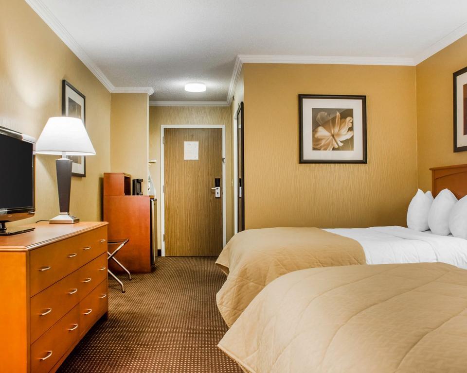 Clarion Hotel & Suites Riverfront Oswego Eksteriør billede