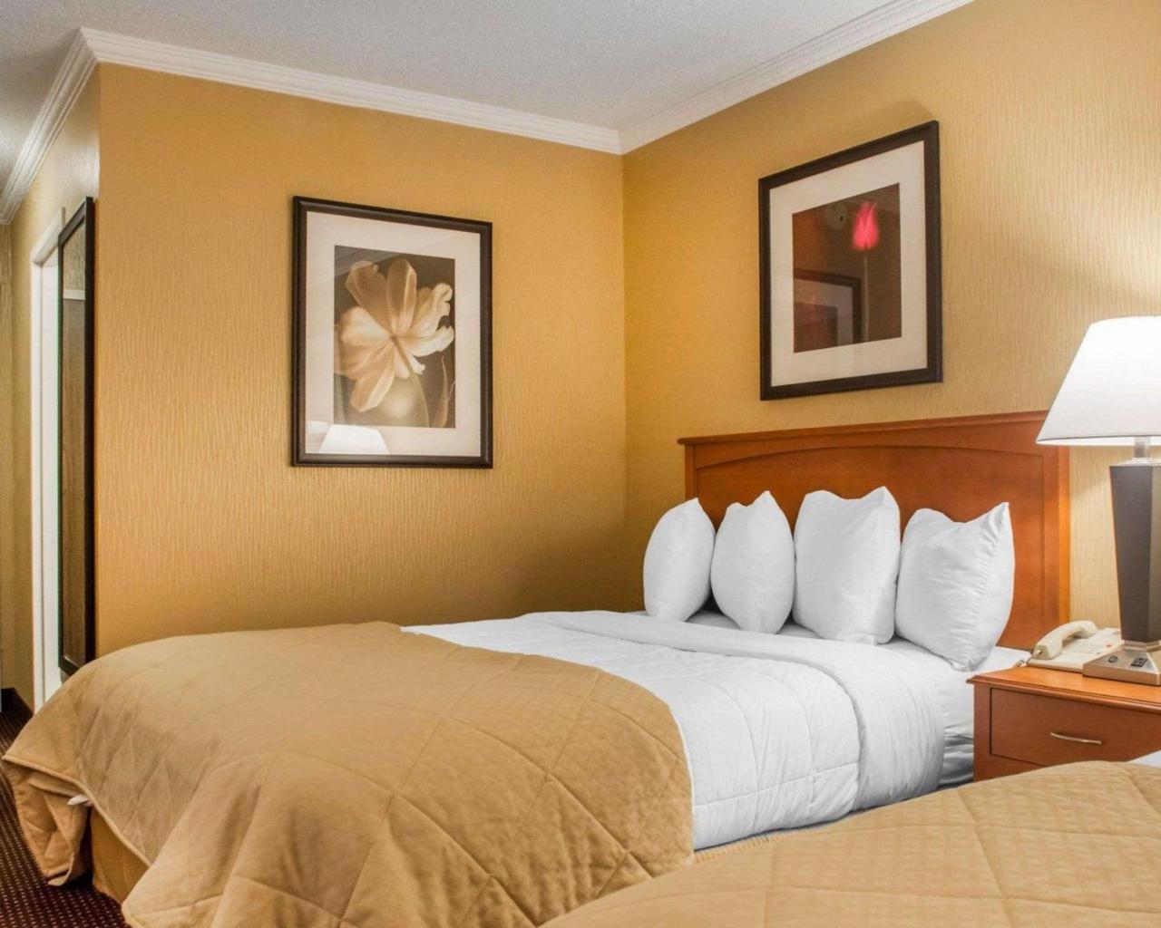 Clarion Hotel & Suites Riverfront Oswego Eksteriør billede